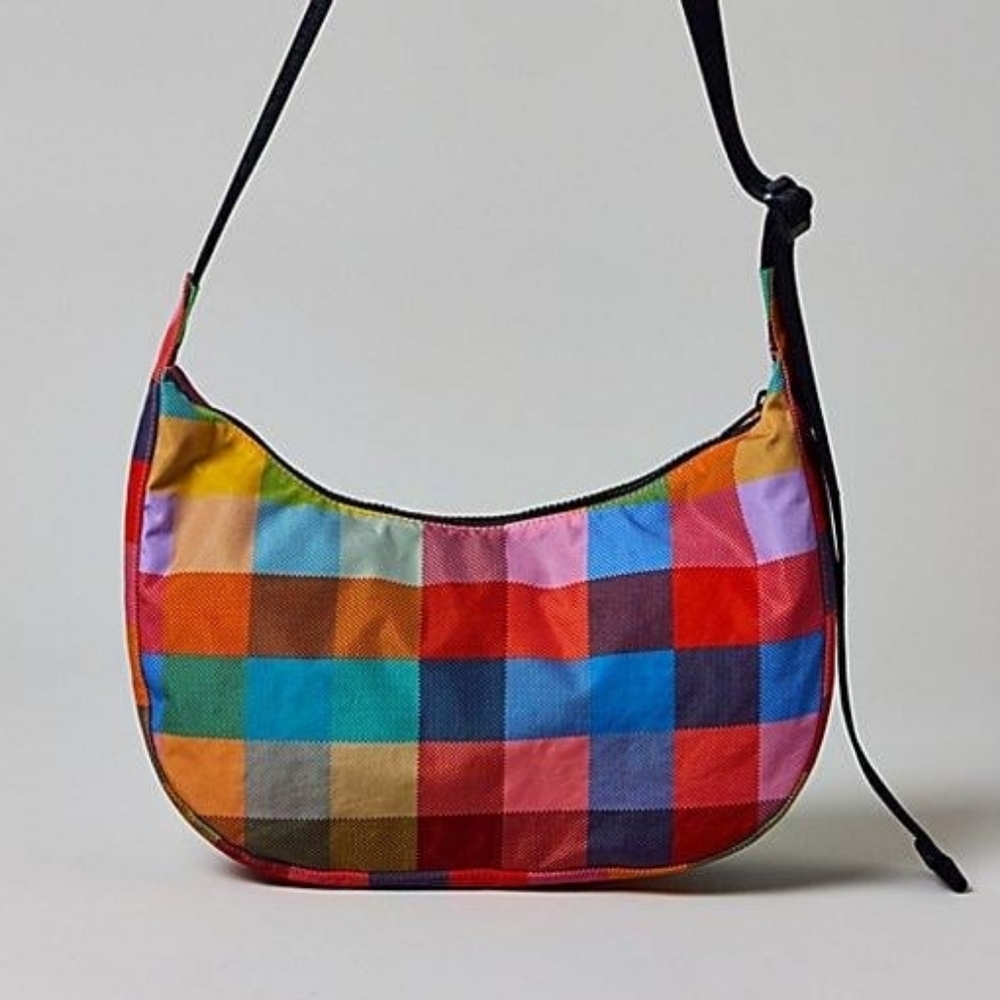 NWT BAGGU UO Exclusive Medium Nylon Crescent Bag Madras - Picture 3 of 5